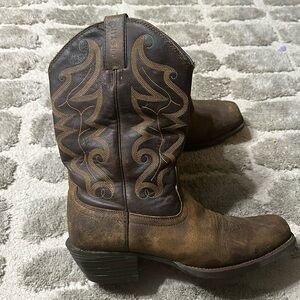 Like new Justin cowboy boots